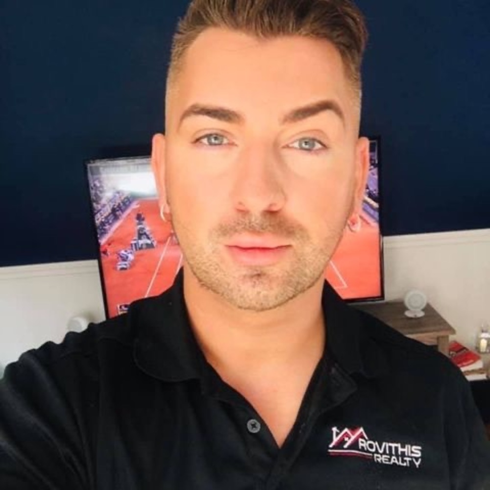 Meet your Posher, Pavo